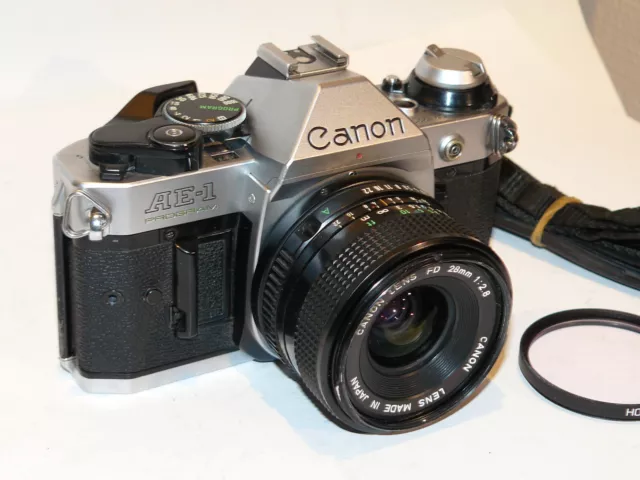 Spiegelreflex-Kamera SLR camera Canon AE-1 Program Lens FD 28mm 1:2,8 2,8/28