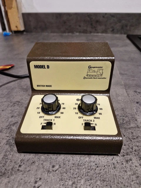 GAUGE MASTER MODEL D twin track controller/transformer £20.00 - PicClick UK