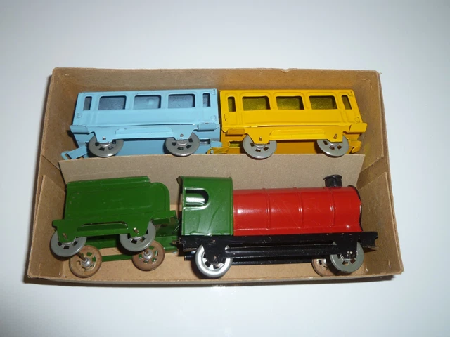 Lot de 4 Planches Joustra années 60 Car Air France,Tank à feu Tchad Lot de 4 Planches Joustra années 60 Car Air France,Tank à feu Tchad