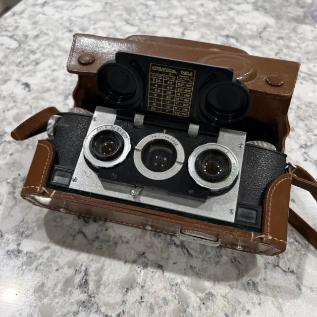 Stereo Realist Camera ST 41 With Case And Booklet