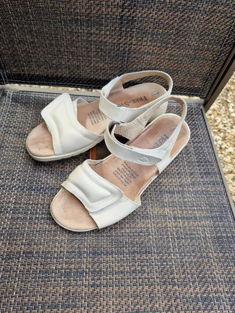 NEW LEATHER FREE STEP Ladies Sandals Never Been Worn Size 6 Colour