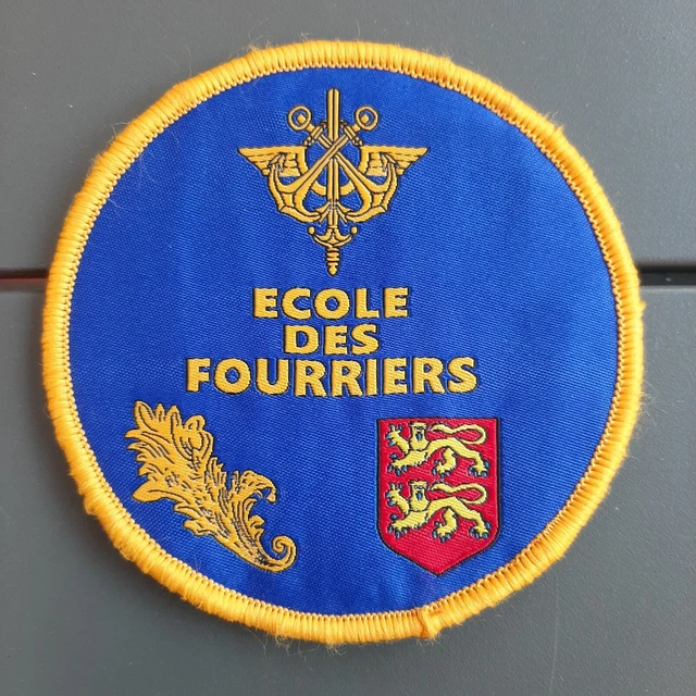 Photo de classe école des fourriers cours de BAT commis de 1976, ECOLE