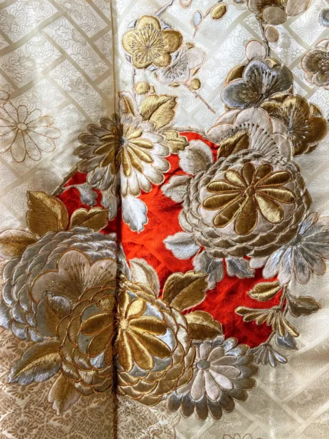 Vintage Japanese kimono - Furisode Kimono robe with beautiful embroidery 2