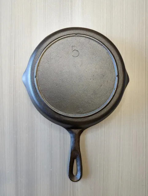 Vintage Three Notch Lodge Cast Iron Pan Skillet With Heat Ring #5 Restored!