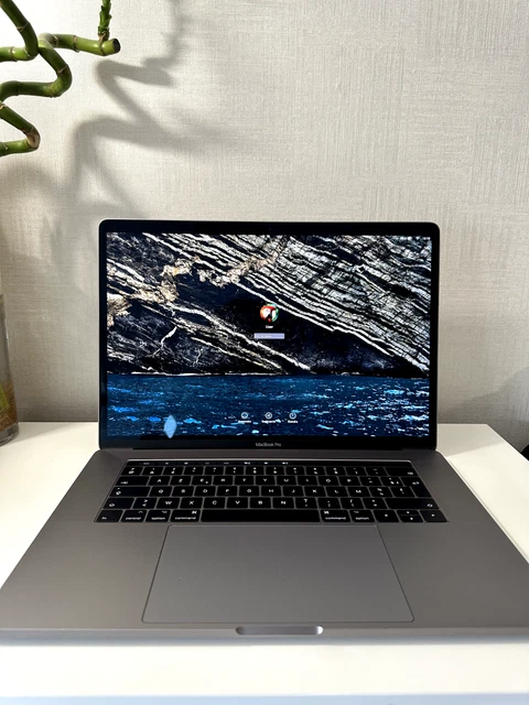 Apple MacBook Pro 15,4'' 2018 Retina 512Go SSD, Intel Core i7