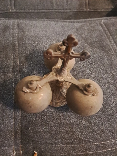 Ancienne Broche Religieuse Carillon De La Paix - Métal