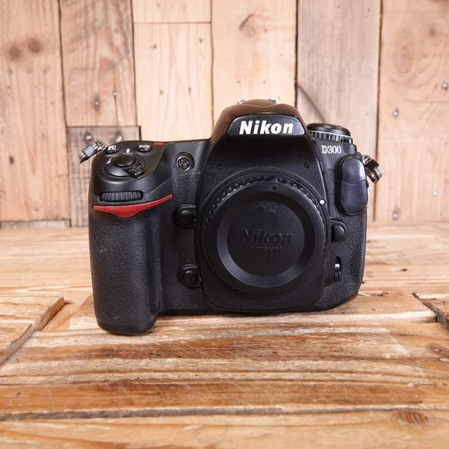 □ 美品 □ ニコン Nikon D300 ボディ K250817 #564 ニコン D300
