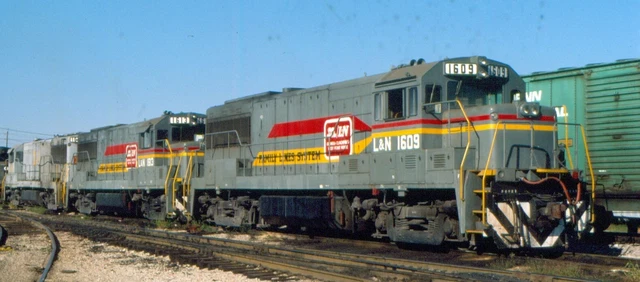 Original Railroad Slide: L&N U25B 1609 + 2 more U25B's in 1979