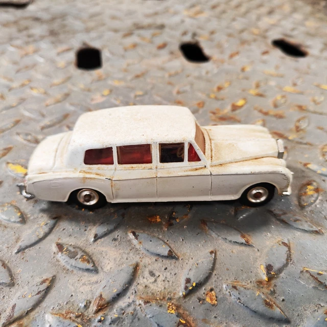 Dinky Toys GB N°198 – Rolls Royce Phantom V – 1/43 – Crème Et Vert – Occasion Boîte