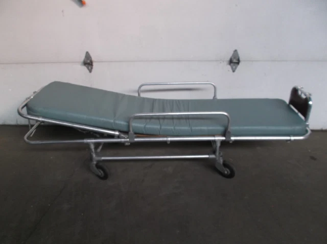 VINTAGE 1960's-1970's FERNO-WASHINGTON EMS-AMBULANCE STRETCHER / COT / GURNEY