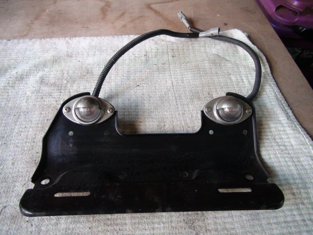 GENUINE TOYOTA HILUX Landcruiser tray back number plate light rear