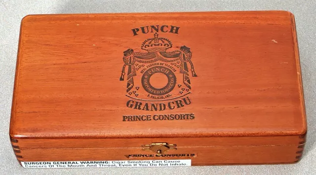 Empty PUNCH GRAND CRU Punch Prince Consorts Wooden Cigar Box