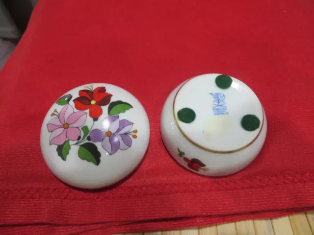 KALOCSA HAND PAINTED PORCELAIN DECORATED BEAUTIFUL  TRINKET BOX 3" x 2" 3
