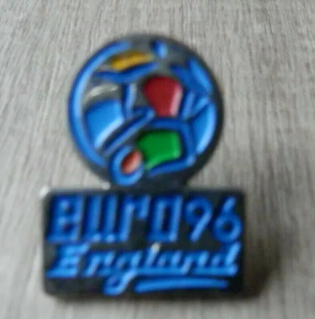 Euro 96 Hosted By England Metal Official Lapel/Pin Badge