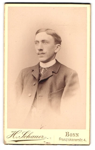 Fotografie Heinrich Schauer, Bonn, Franziskanerstr. 4, Eleganter Herr mit Oberl