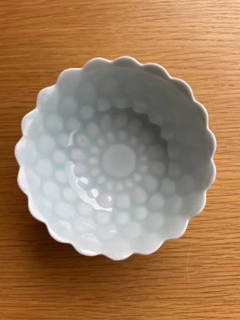 Pretty Vintage Oriental Celadon Porcelain Bowl 12 cm Dia 2