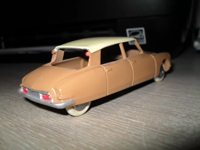 dinky toys France Citroen DS19 Ref: 24c