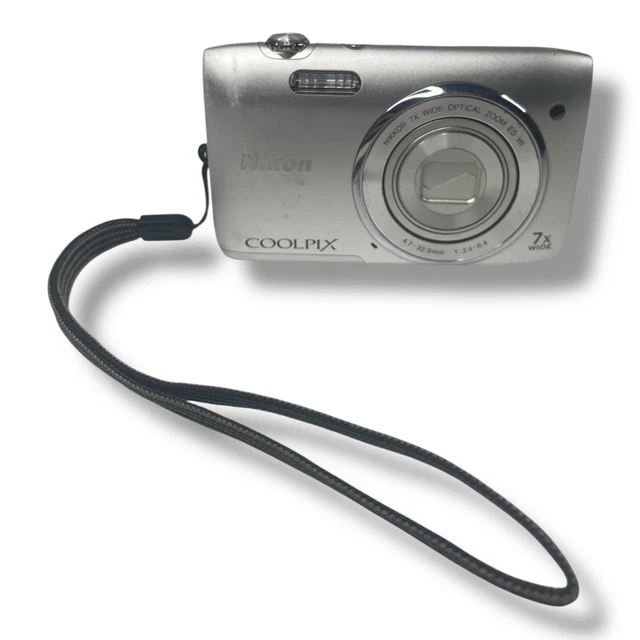 NIKON COOLPIX S3500 20.1MP Digital Camera - Silver (PARTS