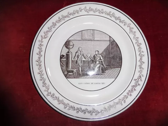 Assiette Montereau 1825 - Education de Louis XIV  roi soleil étude de Bayard