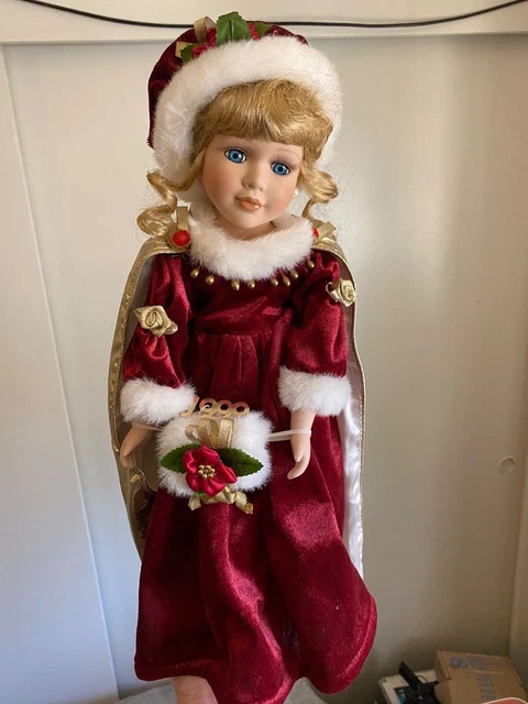 heritage signature collection porcelain doll Becky 1999 Christmas Doll used