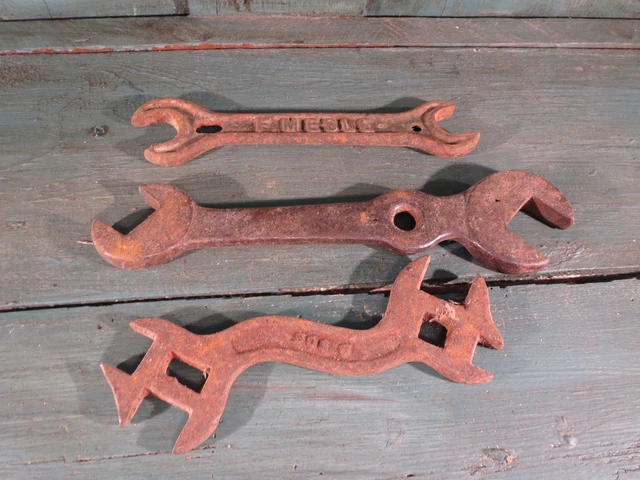 Lot de 3 anciennes clés forgé art populaire vieux outil ancien  french antique