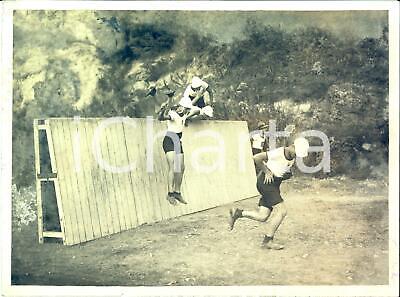 1935 ca MILANO (?) Esercizi corsa ostacoli AVANGUARDISTI *Foto DANNEGGIATA