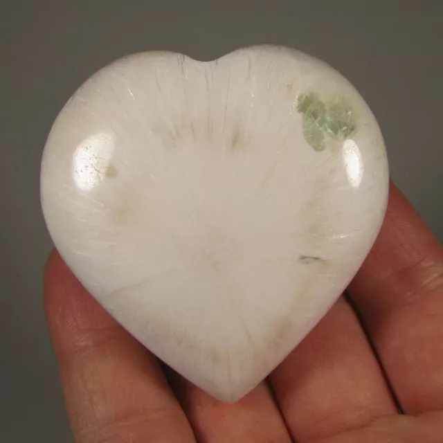 Piedra de palma pulida de corazón 2,4" SCOLECITE CORAZÓN curación Reiki - India