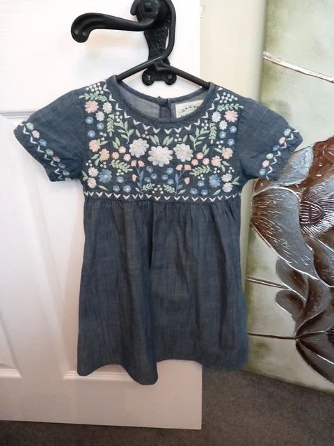 Abito in denim per bambina Mantaray con dettaglio ricamo età da 4 a 5 anni