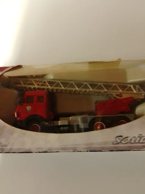 Camion De Pompiers Mercedes L 1519 Au 1/43 - Modèle Réduit Occasion, échelle Allemande