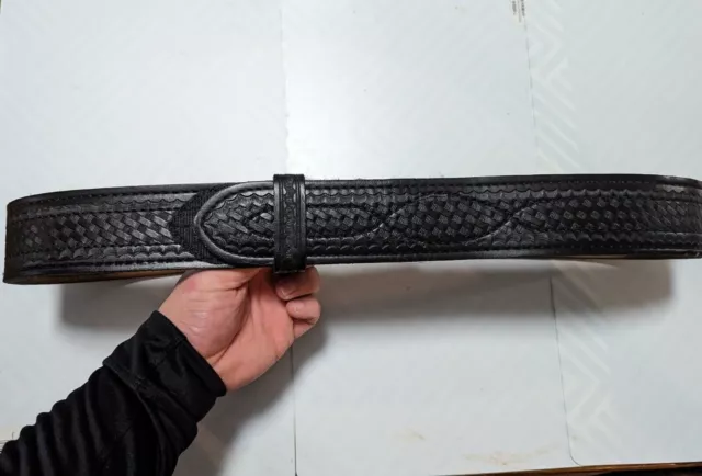 Safariland Basketweave 4 Stitch Model 94P Size 32 Buckleless