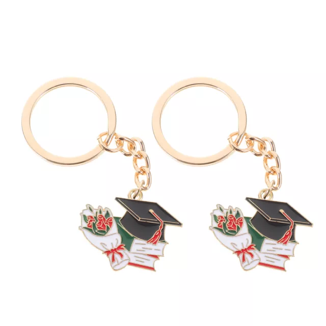 2 Stück Schlüsselanhänger mit Abschluss-Motiv, Abschluss-Bachelor-Mütze,