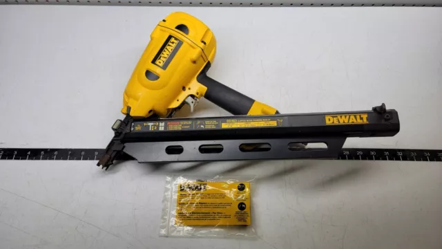 DeWalt D51822, Heavy Duty 3-1/2" Clipped Head Framing Nailer b-x