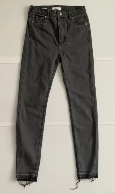 Jeans sfilacciati caviglia on sale