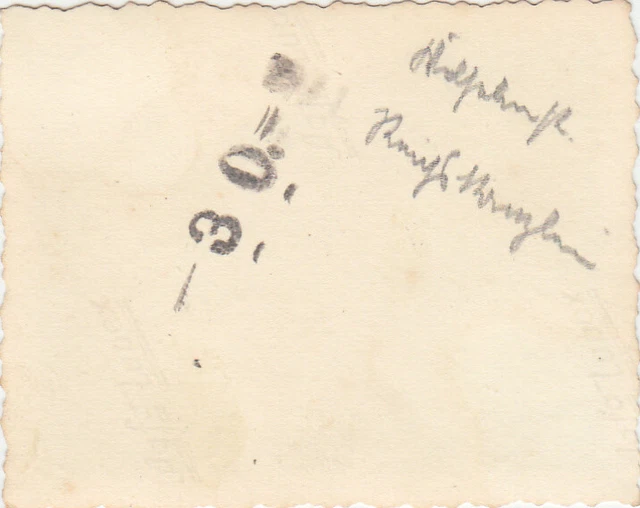 Foto WH Soldat 3. Gebirgs-Division Berlin Reichskanzlei Gebäude Geb.Jg. *193 3