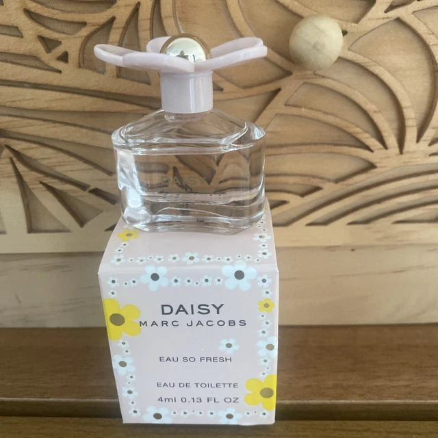 Marc jacobs daisy miniature sale