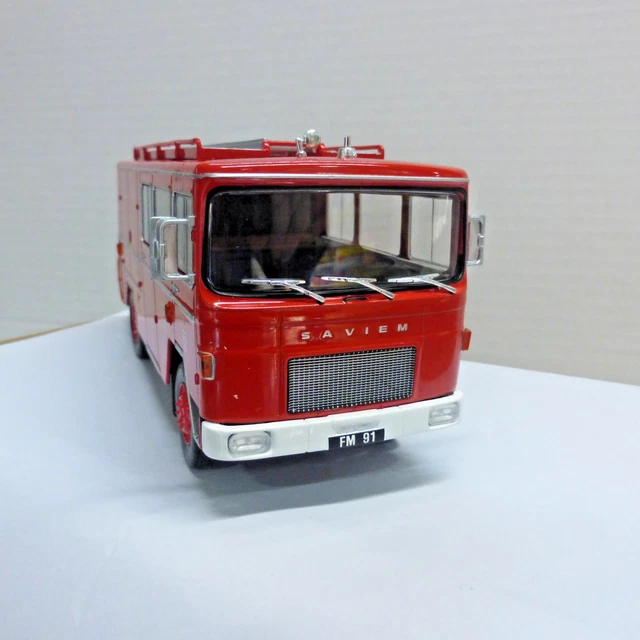 MINIATURE CAMION ECHELLE Saviem S7 Pompiers Eure et Loir Hachette au 1