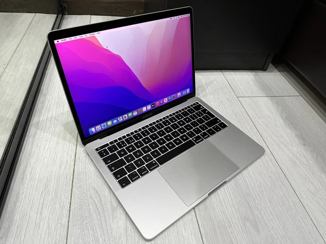 Apple MacBook Pro Retina 13.3" 2017 - 256GB SSD 8GB Ram 2.3GHz Core i5 - Silver