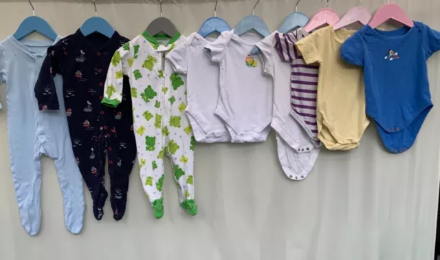 Boys bundle of clothes age 6-9 months H&M Carter’s tu