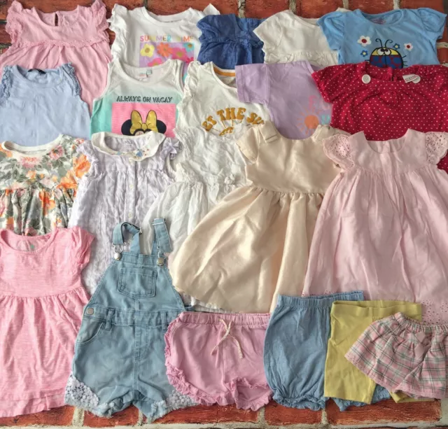 Baby Mädchen 12-18 Monate Kleidung Konvolut Kleid Tops Shorts nächste TU Muskatnuss usw.