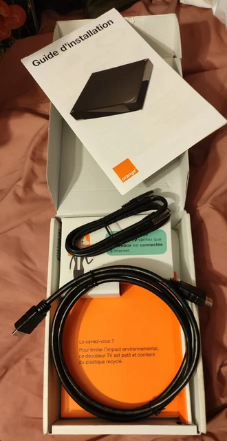 Boite + Cable HDMI +Cable Ethernet + Mode emploi: mini décodeur TV UHD Orange 4K