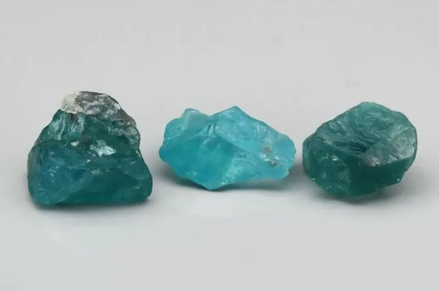 ★★ RARE !! 3 APATITES BLEUES VERTES BRUTES D AFRIQUE : 14,46 CARATS ★★ p409.135T