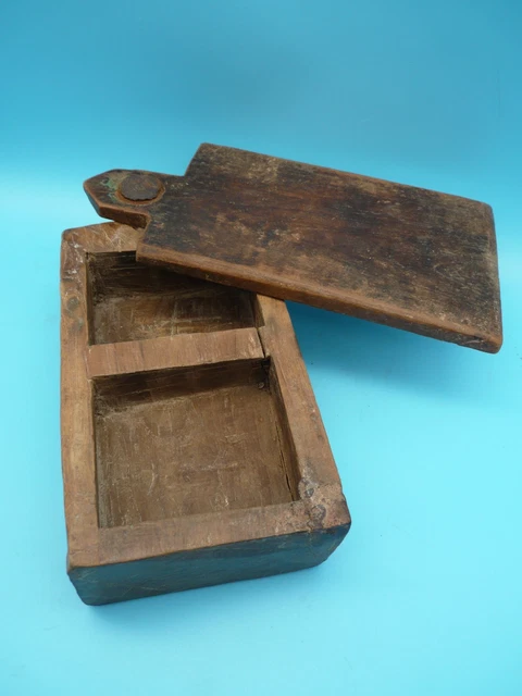 Ancienne boite a épices en bois / Inde Ancienne boite a épices en bois / Inde