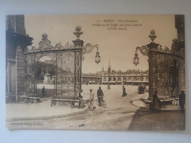 CPA - 54 - NANCY - Place Stanislas - Grilles en fer forgé, par Jean Lamour