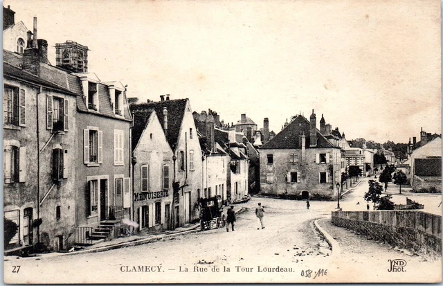 58 CLAMECY - la rue de la tour Lourdeau -