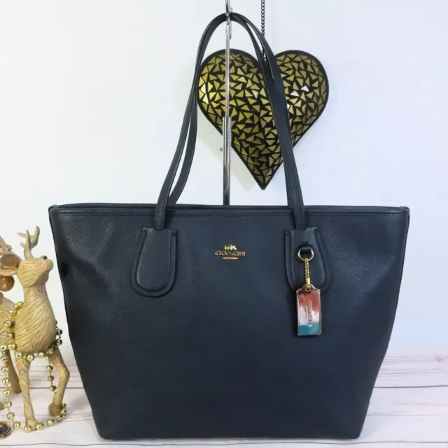 Coach shop taxi tote