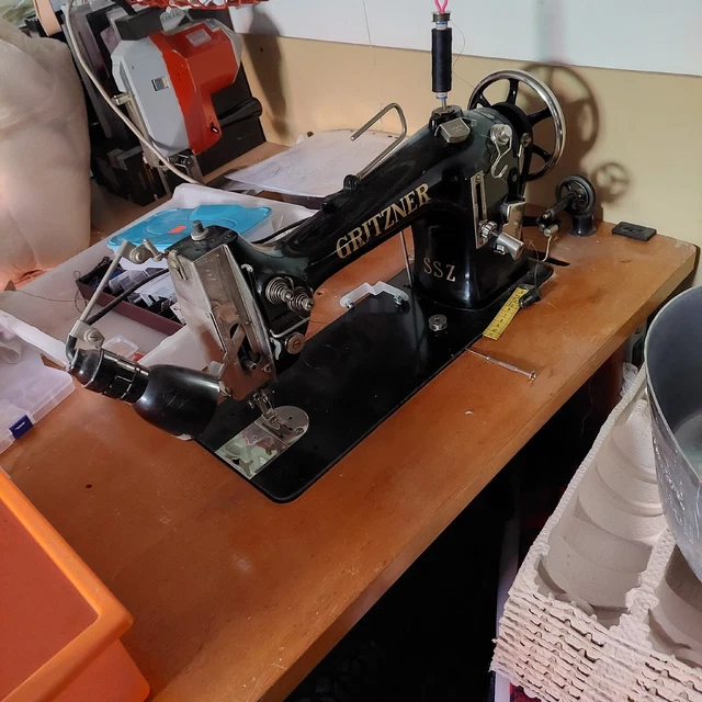 Schneidernähmaschine Gritzner Voll Zickzack Mit Tisch und MOTOR