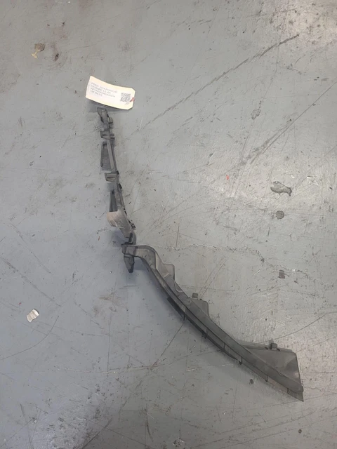 Front Bumper Right Mount Brackets 2014 Porsche Cayenne Base 7P5807050 2011-2013