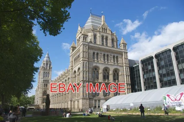 Photo  London  Natural History Museum South Side