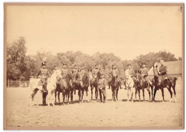 Fotografie unbekannter Fotograf und Ort, Soldaten des Leib-Garde-Husaren Regime