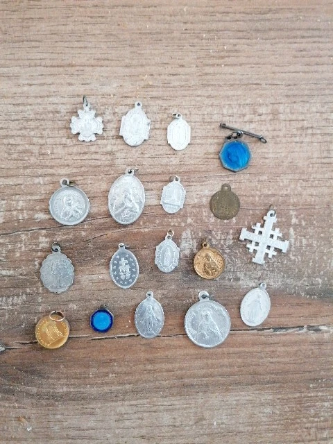 Lot De 12 Médailles De Participation Dorées Pour Concours Avec Ruban De Cou Pour Le Sport, Les Compétitions, Les Tournois, L'orthographe D'abeilles, Style Olympique Pour Enfants Et Adultes (métal, 3,8